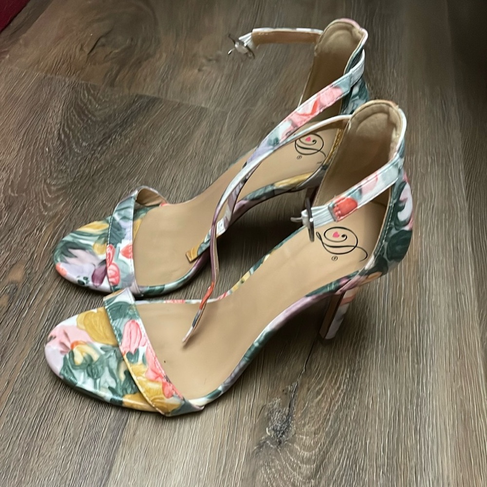 Floral Heels - Size 7.5